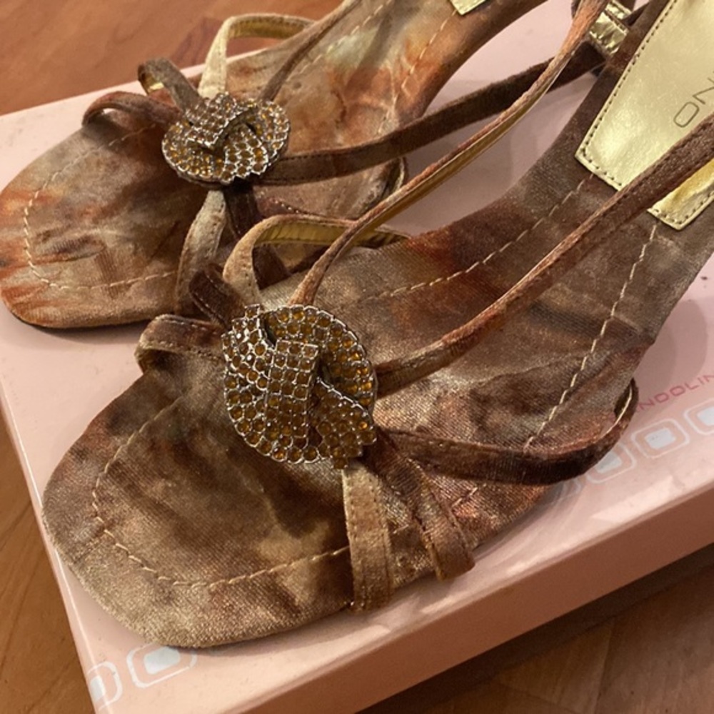 Bandolino | BDQuilla Velvet‎ Sanda - Picture 2 of 4